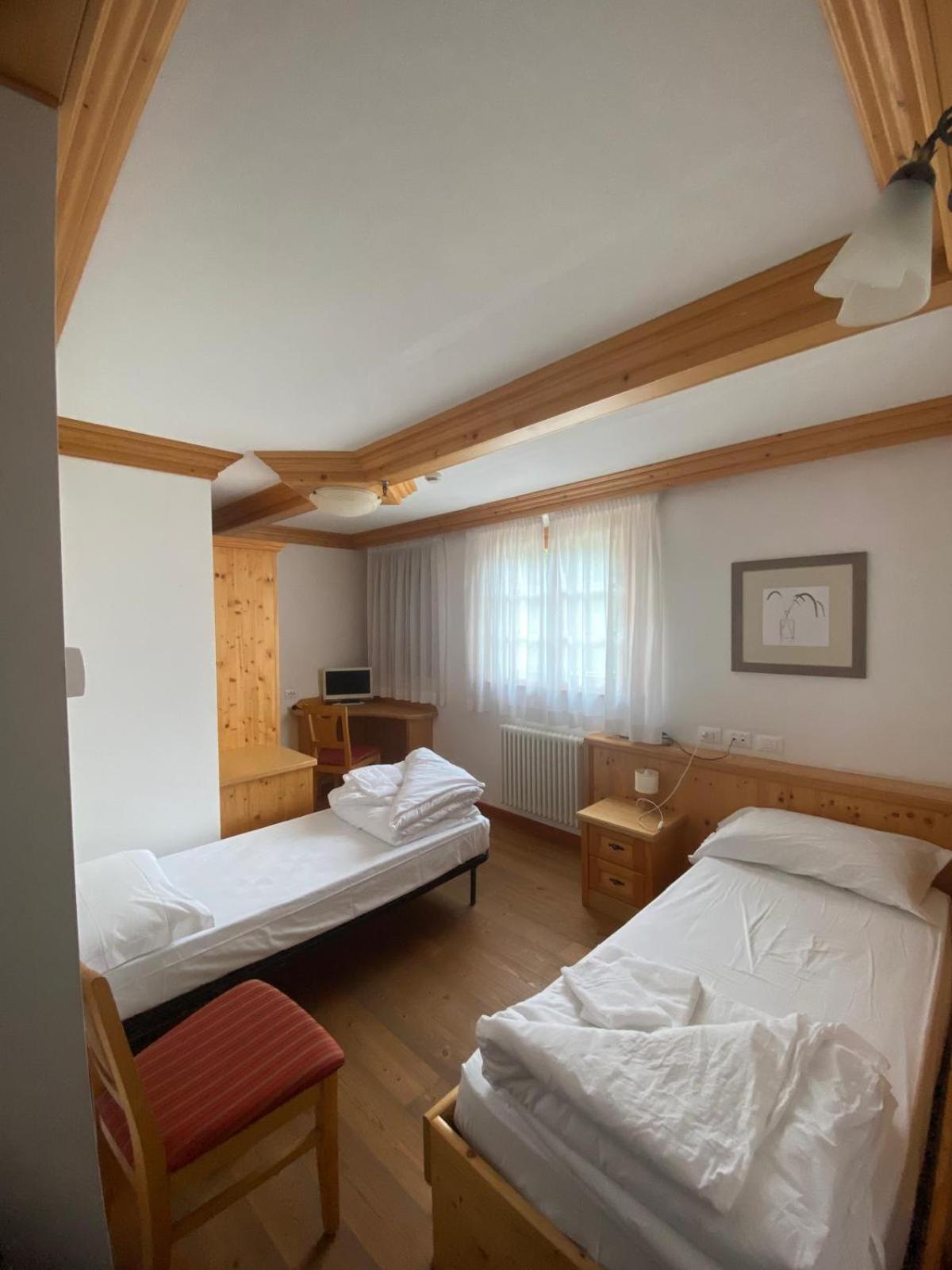 Hotel Aplis Ovaro Extérieur photo