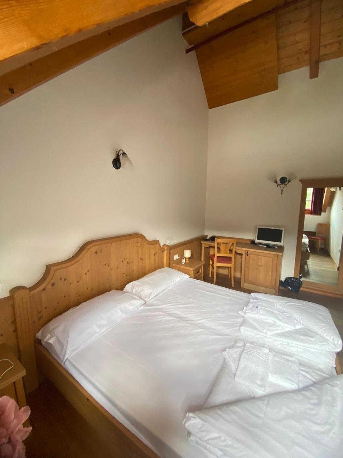 Hotel Aplis Ovaro Extérieur photo
